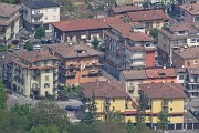 04 Dal sent. CAI 504 zoom su casa mia